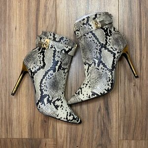 🚫Sold🚫 Snake Skin Print Booties